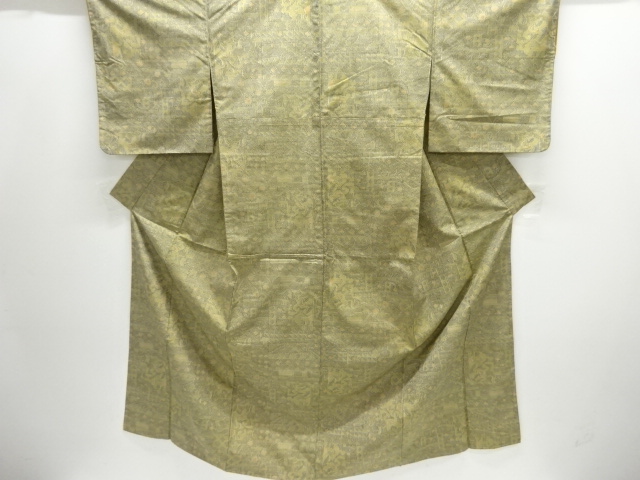 色紙に唐草模様織り出し西陣お召着物